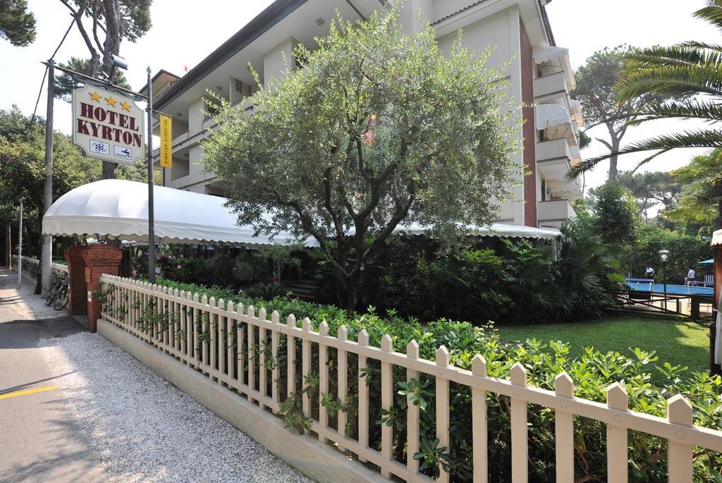 Hotel Kyrton Forte dei Marmi Exteriör bild