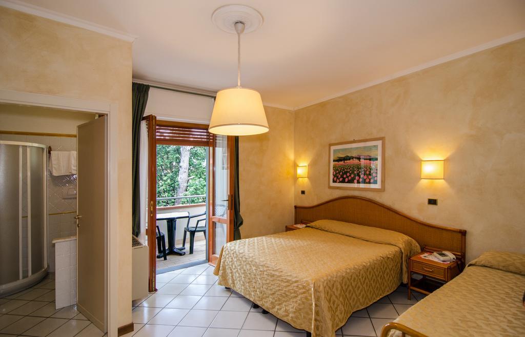 Hotel Kyrton Forte dei Marmi Exteriör bild