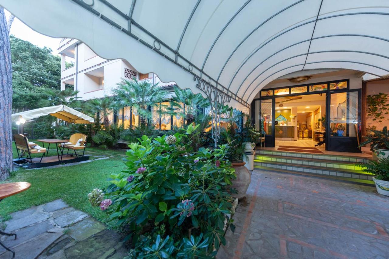 Hotel Kyrton Forte dei Marmi Exteriör bild