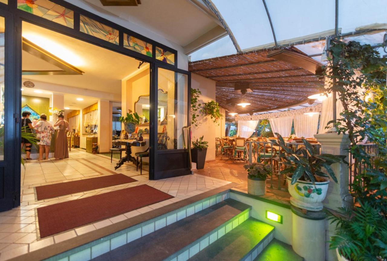 Hotel Kyrton Forte dei Marmi Exteriör bild